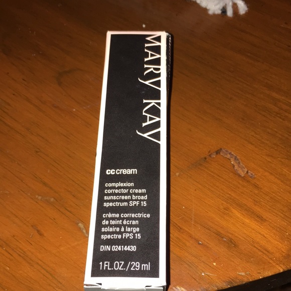 NWT Mary Kay CC Cream Very Deep - Picture 2 of 5